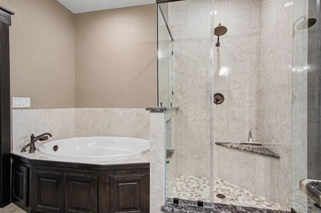 184 Bridgepoint, Onalaska, TX 77360