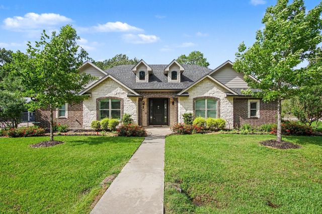 184 Bridgepoint, Onalaska, TX 77360