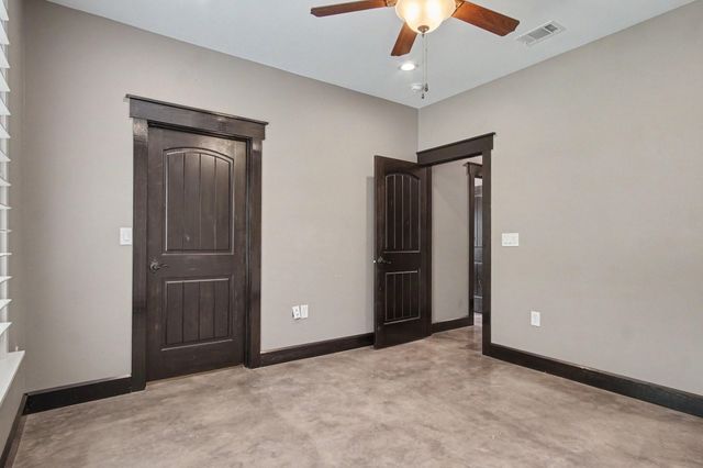184 Bridgepoint, Onalaska, TX 77360
