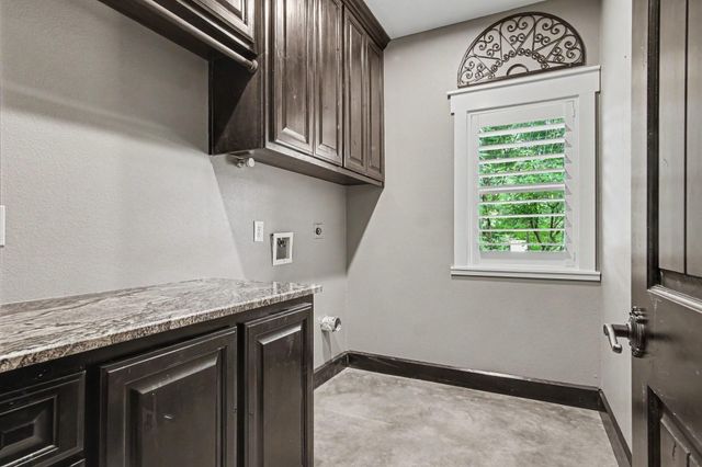 184 Bridgepoint, Onalaska, TX 77360