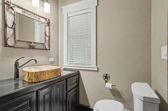 184 Bridgepoint, Onalaska, TX 77360