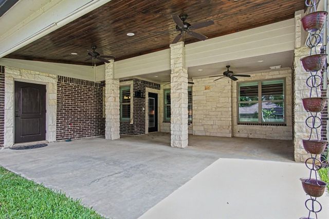 184 Bridgepoint, Onalaska, TX 77360