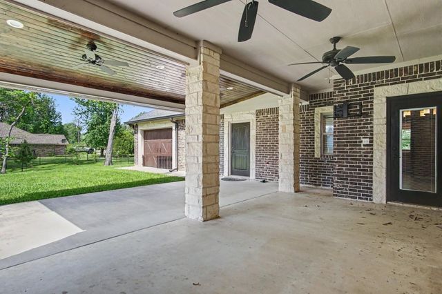 184 Bridgepoint, Onalaska, TX 77360