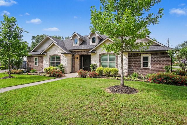 184 Bridgepoint, Onalaska, TX 77360