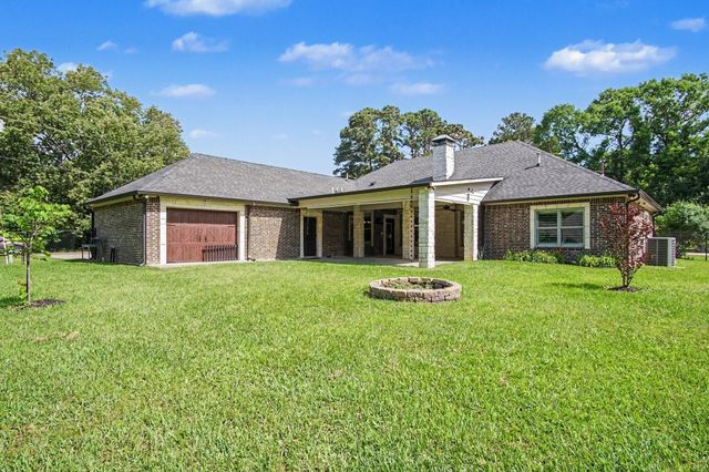 184 Bridgepoint, Onalaska, TX 77360