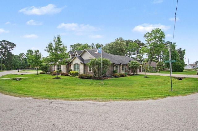 184 Bridgepoint, Onalaska, TX 77360