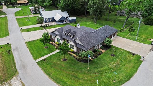 184 Bridgepoint, Onalaska, TX 77360