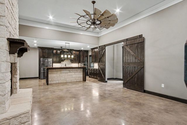 184 Bridgepoint, Onalaska, TX 77360