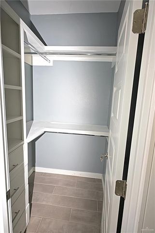 513 N Kika De La Garza Boulevard, La Joya, TX 78560