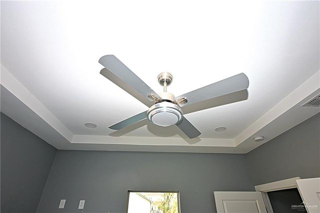 513 N Kika De La Garza Boulevard, La Joya, TX 78560