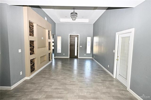 513 N Kika De La Garza Boulevard, La Joya, TX 78560