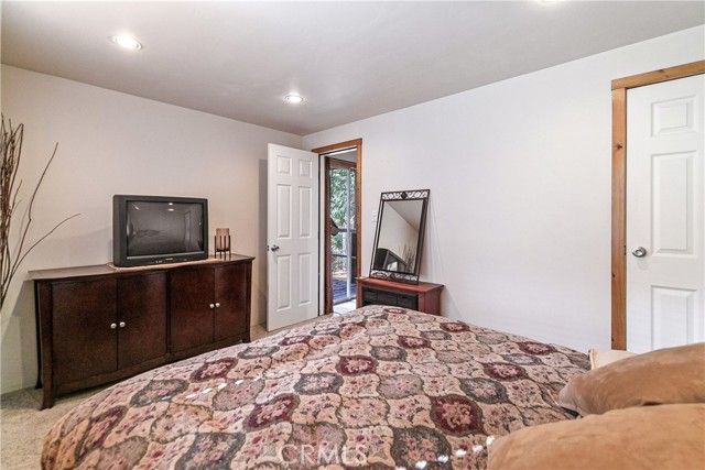 748 Lake, Lake Arrowhead, CA 92352