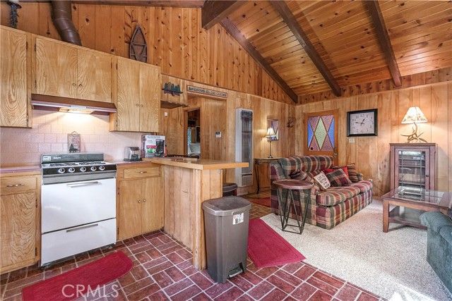 748 Lake, Lake Arrowhead, CA 92352