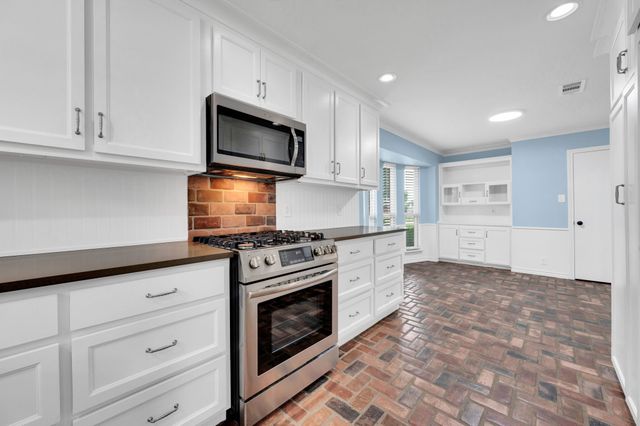 102 Chapman Circle, Waxahachie, TX 75165
