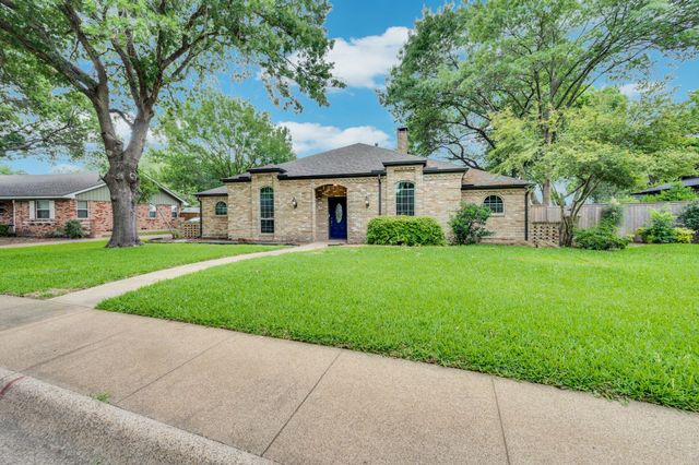 102 Chapman Circle, Waxahachie, TX 75165