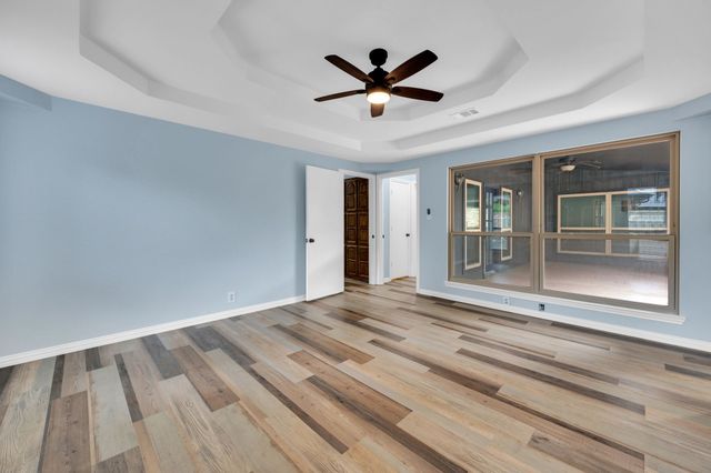 102 Chapman Circle, Waxahachie, TX 75165