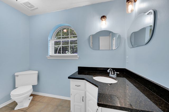102 Chapman Circle, Waxahachie, TX 75165