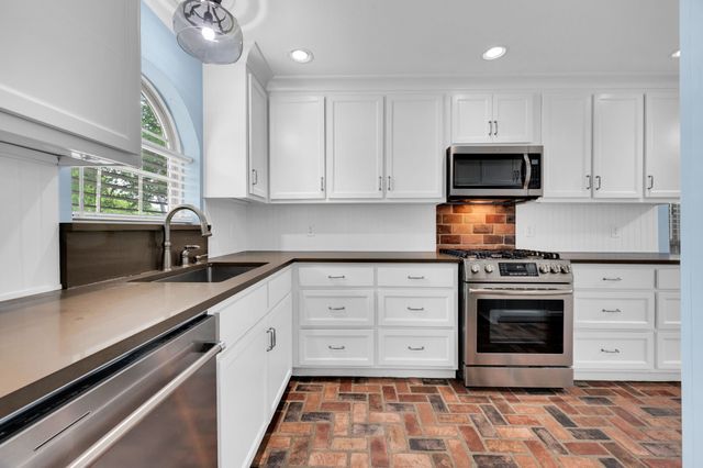 102 Chapman Circle, Waxahachie, TX 75165