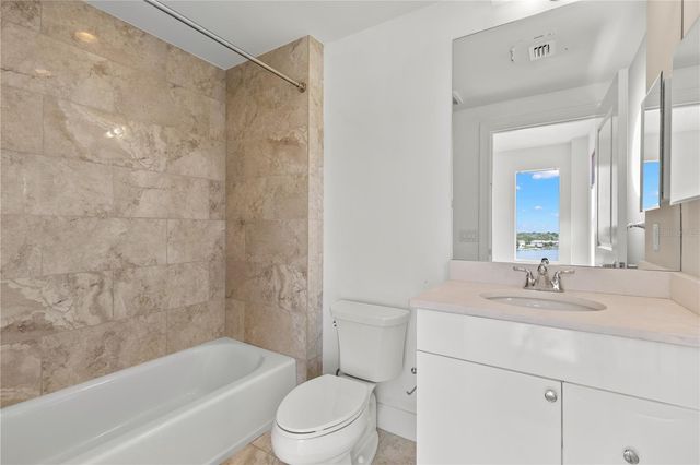 1325 SNELL ISLE BOULEVARD NE 812, St Petersburg, FL 33704