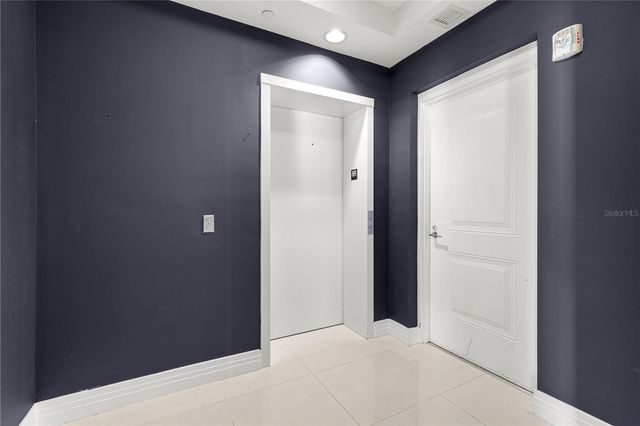 1325 SNELL ISLE BOULEVARD NE 812, St Petersburg, FL 33704