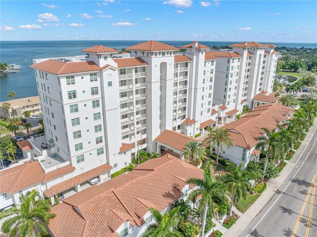 1325 SNELL ISLE BOULEVARD NE 812, St Petersburg, FL 33704