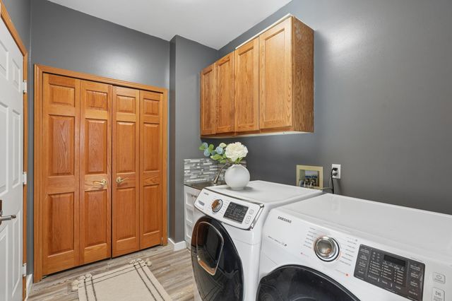 3075 Copper Oaks Trail, Woodbury, MN 55125