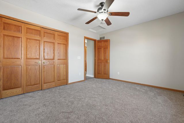 3075 Copper Oaks Trail, Woodbury, MN 55125