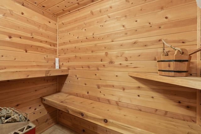 3075 Copper Oaks Trail, Woodbury, MN 55125