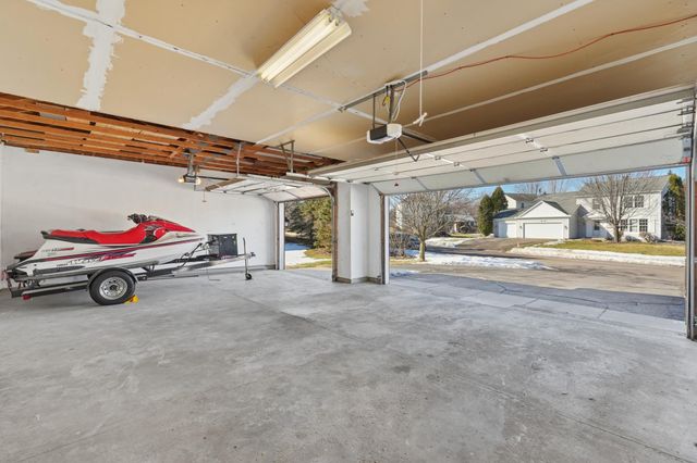 3075 Copper Oaks Trail, Woodbury, MN 55125