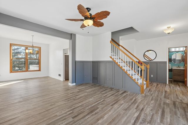 3075 Copper Oaks Trail, Woodbury, MN 55125