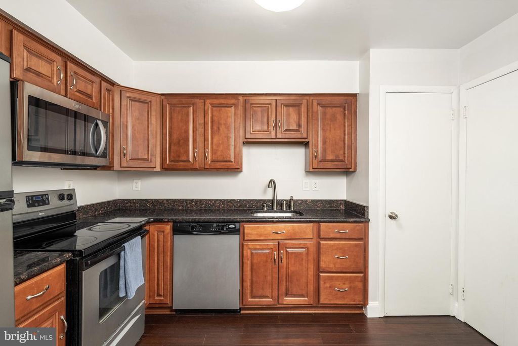 7-A DENNISON, East Windsor, NJ 08520