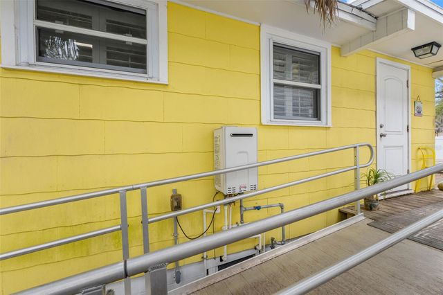 427 5TH STREET N, Safety Harbor, FL 34695