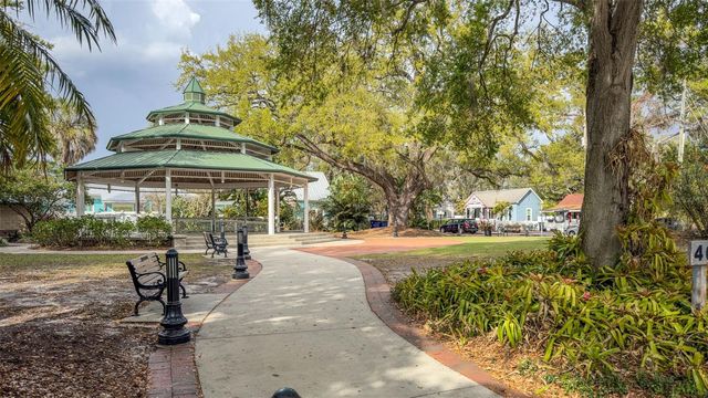 427 5TH STREET N, Safety Harbor, FL 34695