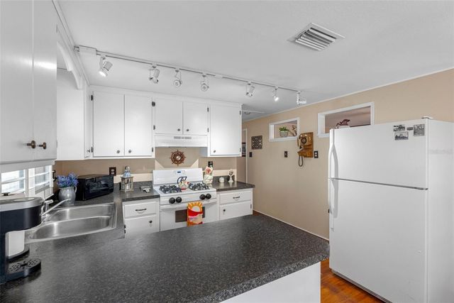 427 5TH STREET N, Safety Harbor, FL 34695