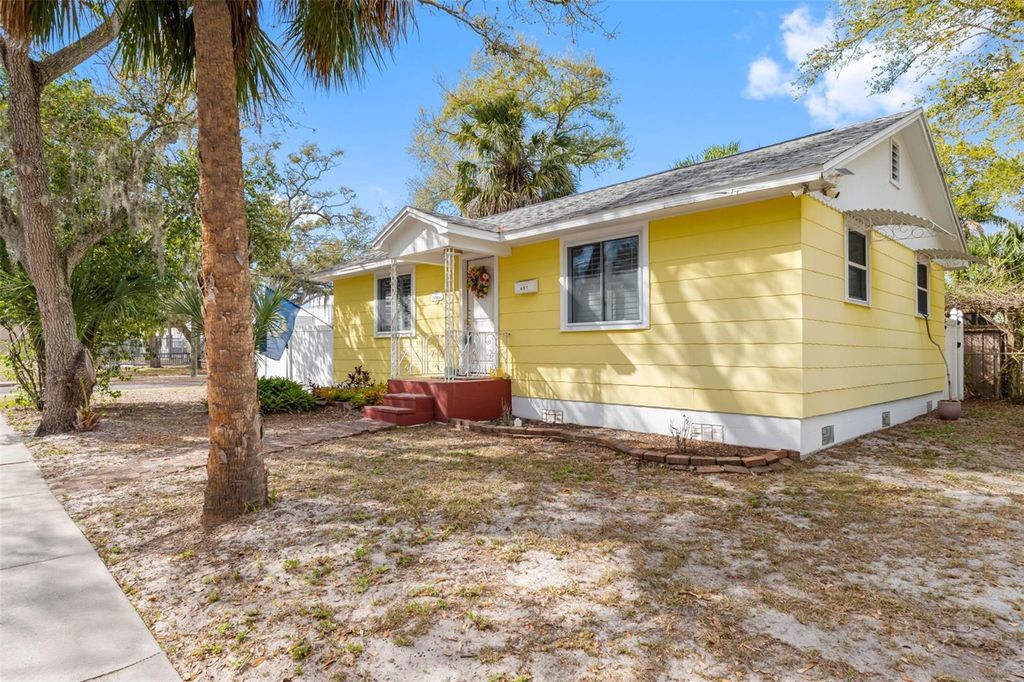 Image 3 of property listing at 427 5TH STREET N, Safety Harbor, FL 34695