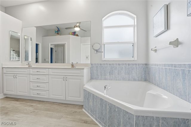 236 NE 14th AVE, Cape Coral, FL 33909