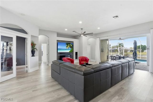 236 NE 14th AVE, Cape Coral, FL 33909