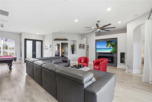 236 NE 14th AVE, Cape Coral, FL 33909