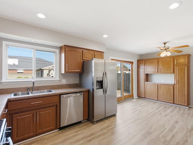 23716 Grove Street, Saint Clair Shores, MI 48080