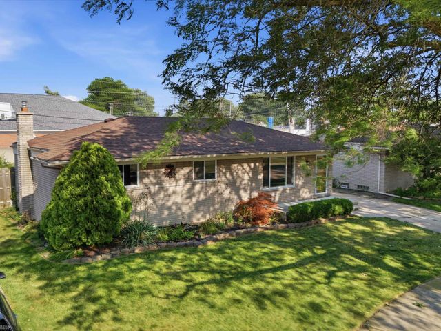 23716 Grove Street, Saint Clair Shores, MI 48080
