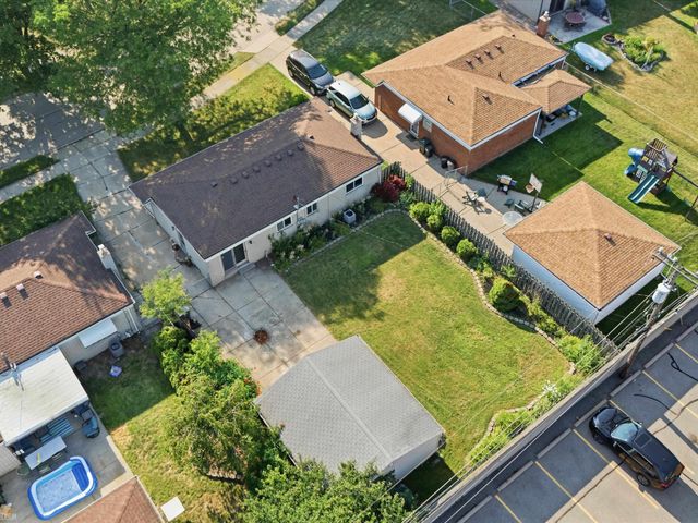23716 Grove Street, Saint Clair Shores, MI 48080