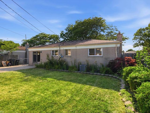 23716 Grove Street, Saint Clair Shores, MI 48080