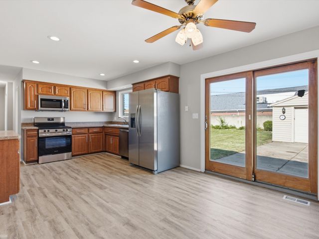 23716 Grove Street, Saint Clair Shores, MI 48080