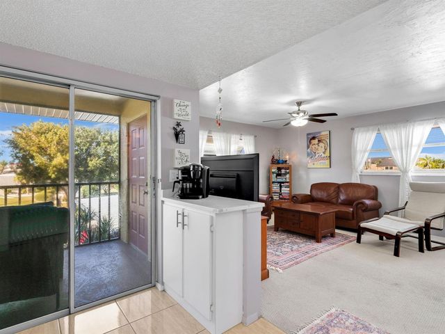4021 SE 19th Avenue 201, Cape Coral, FL 33904