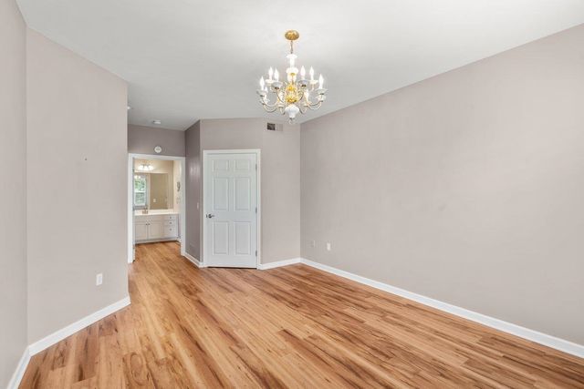 99 Eldredge St Unit 206, South Burlington, VT 05403
