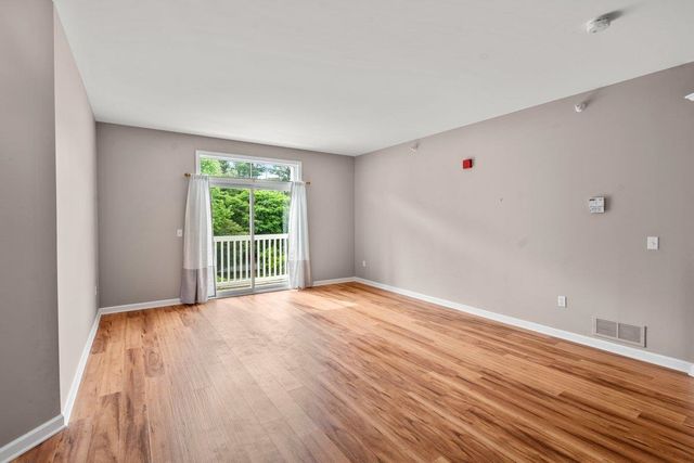 99 Eldredge St Unit 206, South Burlington, VT 05403