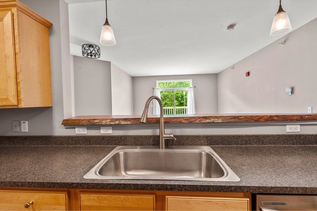 99 Eldredge St Unit 206, South Burlington, VT 05403