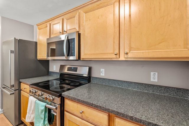 99 Eldredge St Unit 206, South Burlington, VT 05403