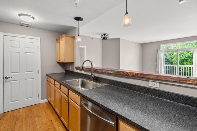 99 Eldredge St Unit 206, South Burlington, VT 05403