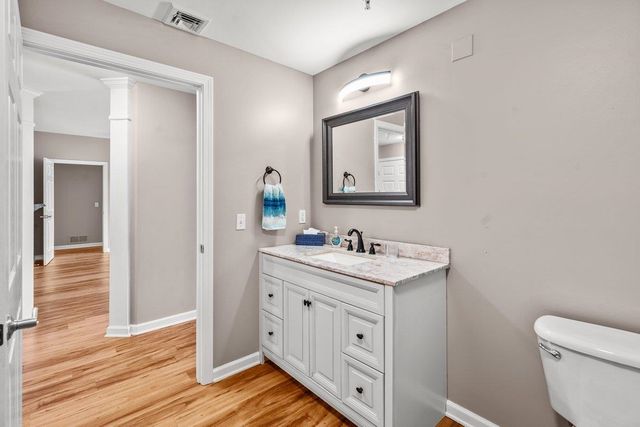 99 Eldredge St Unit 206, South Burlington, VT 05403